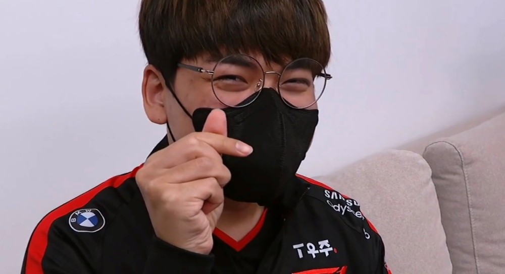 G2碾压RNG，Gumayusi操刀奇招英雄翻盘峡谷大战半决赛，点燃全场激情的简单介绍