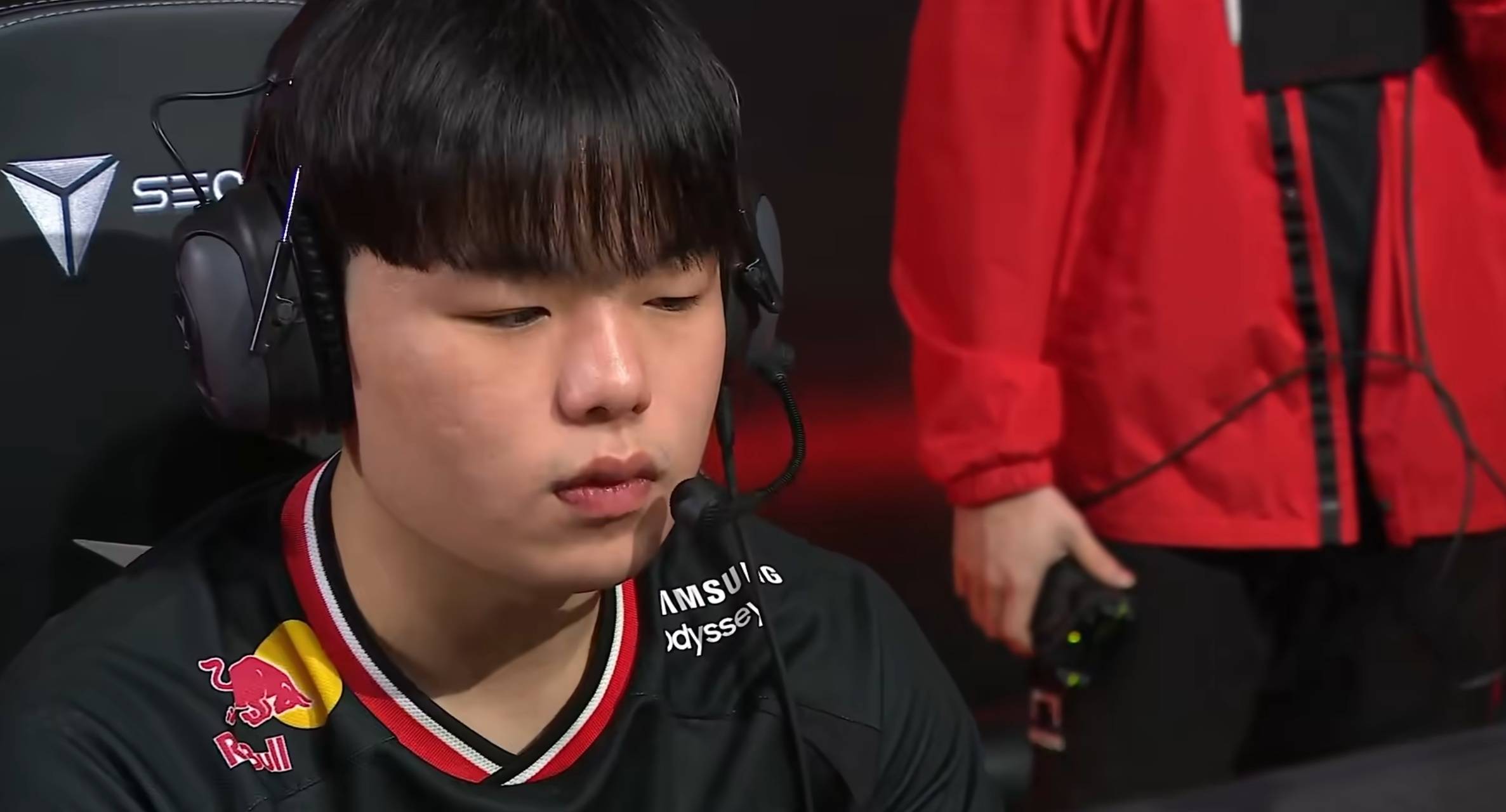 SHR力克T1,Faker单局斩获MVP强强对话2025世界赛,引爆全场热议 SHR力克T1,Faker单局斩获MVP强强对话2025世界赛,引爆全场热议