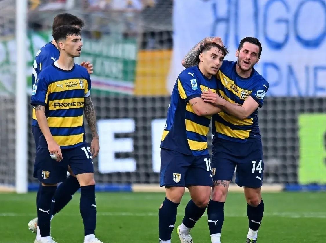 熊猫直播平台-AC米兰客场战平佛罗伦萨，前四固守